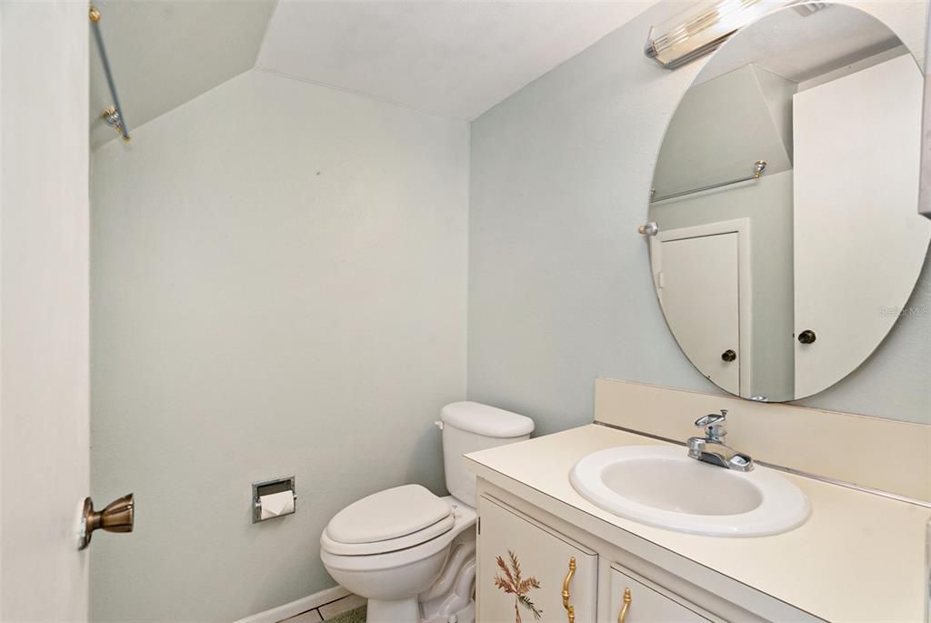 Active With Contract: $149,900 (2 beds, 1 baths, 853 Square Feet)