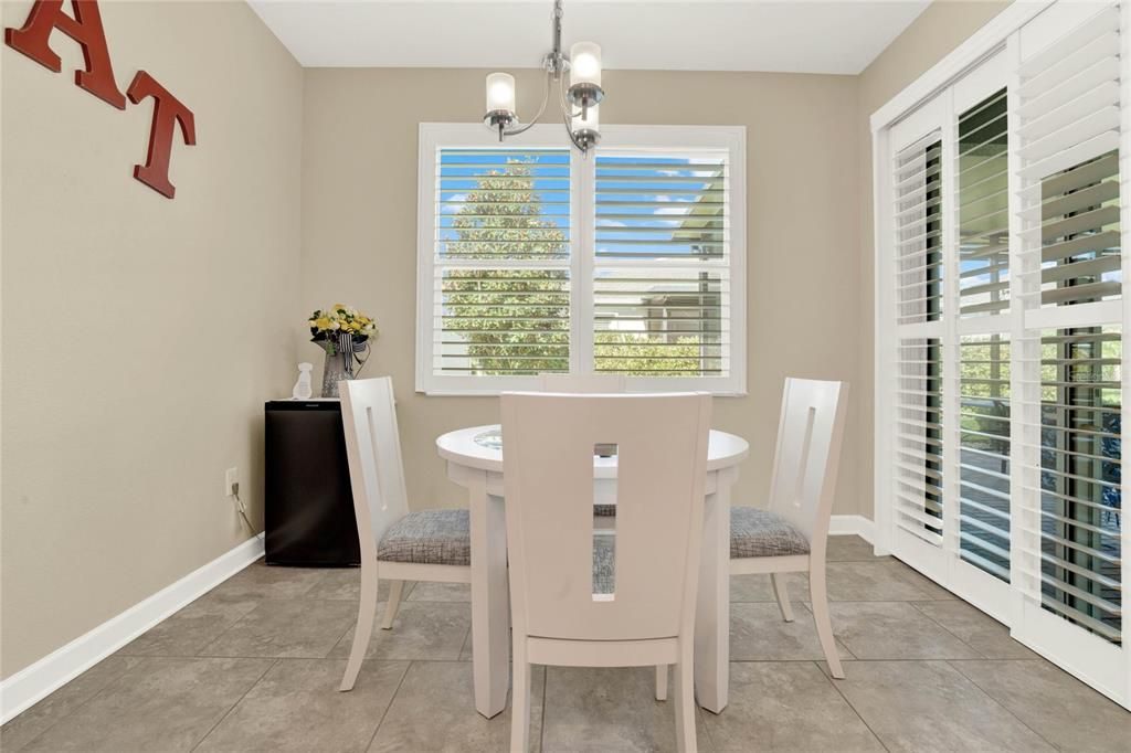 Breakfast Nook features Sliders to the Lanai