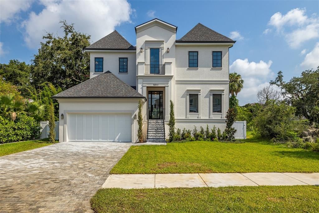 Vendido Recientemente: $2,700,000 (5 camas, 5 baños, 4285 Pies cuadrados)