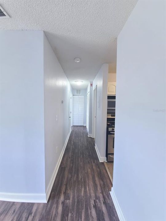 For Rent: $1,700 (2 beds, 1 baths, 830 Square Feet)