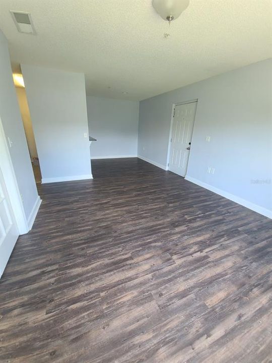 For Rent: $1,700 (2 beds, 1 baths, 830 Square Feet)