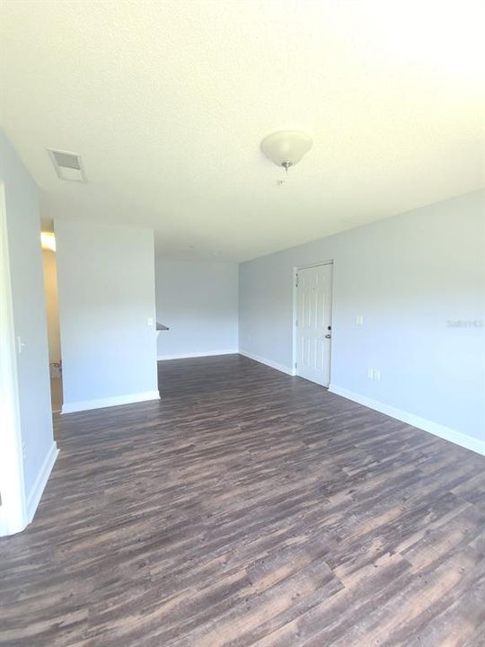 For Rent: $1,700 (2 beds, 1 baths, 830 Square Feet)