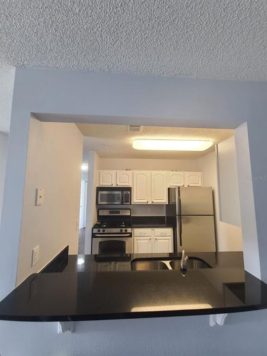 For Rent: $1,700 (2 beds, 1 baths, 830 Square Feet)