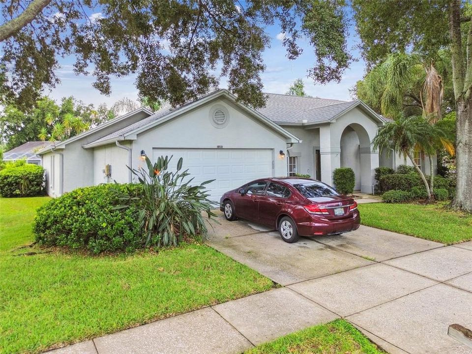 Active With Contract: $375,000 (3 beds, 2 baths, 1884 Square Feet)