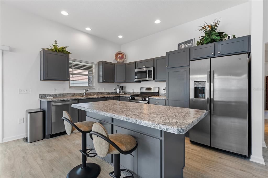 Active With Contract: $398,950 (3 beds, 2 baths, 1496 Square Feet)