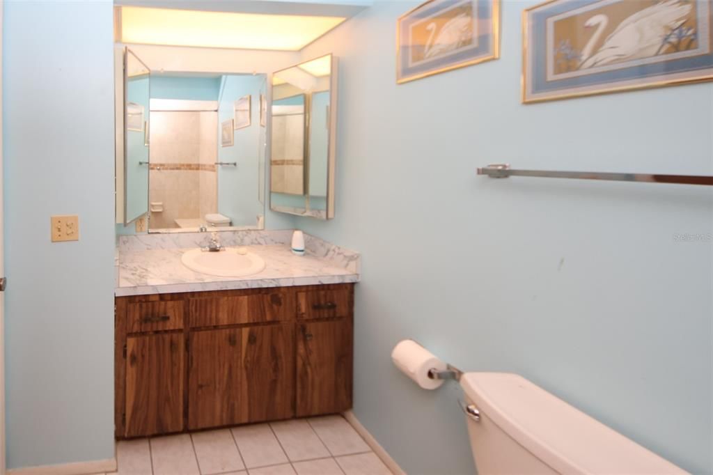 Active With Contract: $129,900 (2 beds, 1 baths, 768 Square Feet)