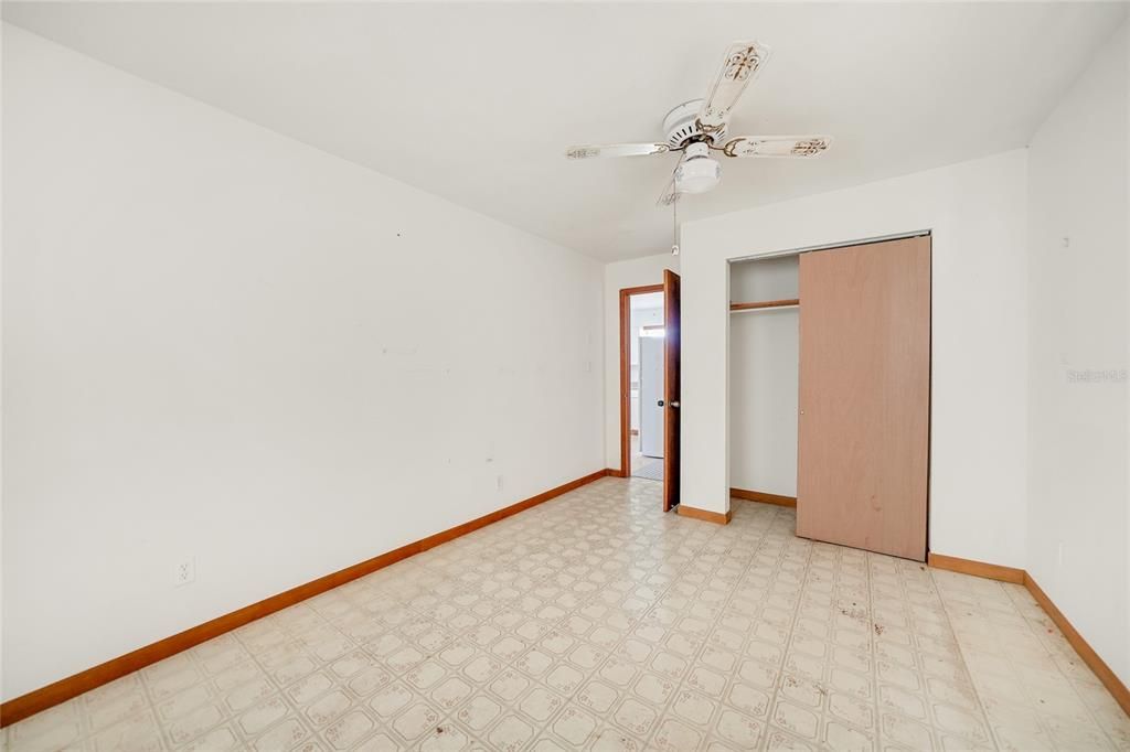 For Sale: $157,000 (2 beds, 1 baths, 1184 Square Feet)