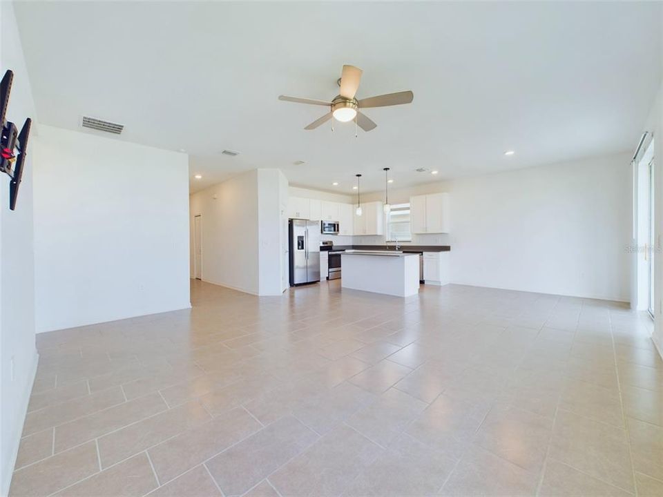 For Sale: $369,900 (4 beds, 2 baths, 1853 Square Feet)