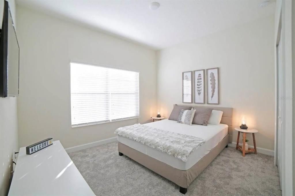 合同活跃: $2,995 (5 贝兹, 4 浴室, 2168 平方英尺)