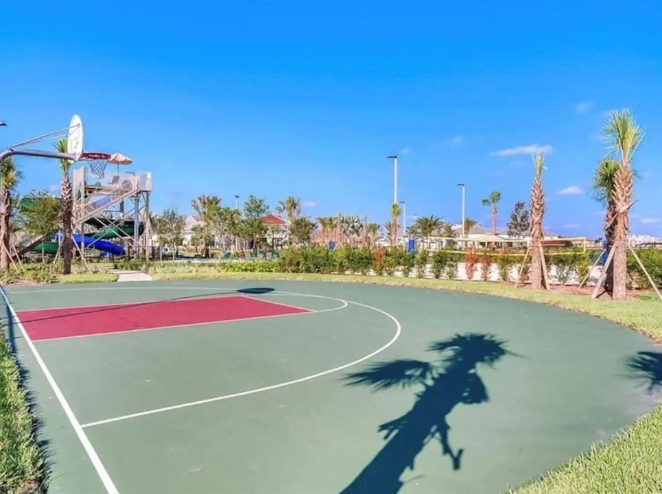 合同活跃: $2,995 (5 贝兹, 4 浴室, 2168 平方英尺)