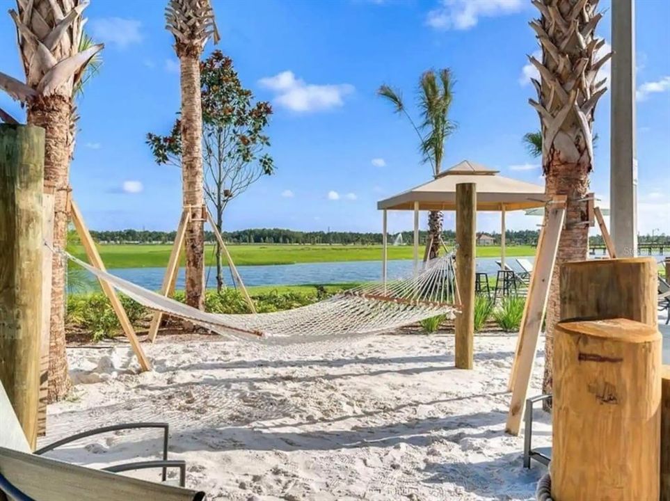 合同活跃: $2,995 (5 贝兹, 4 浴室, 2168 平方英尺)