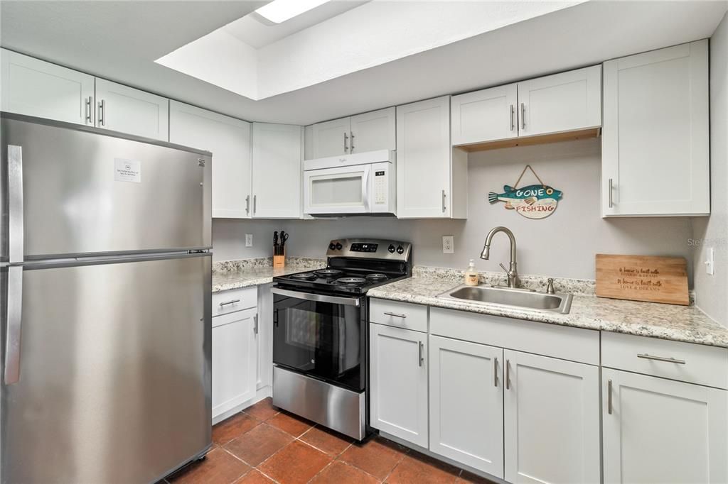 For Sale: $425,000 (4 beds, 2 baths, 1656 Square Feet)