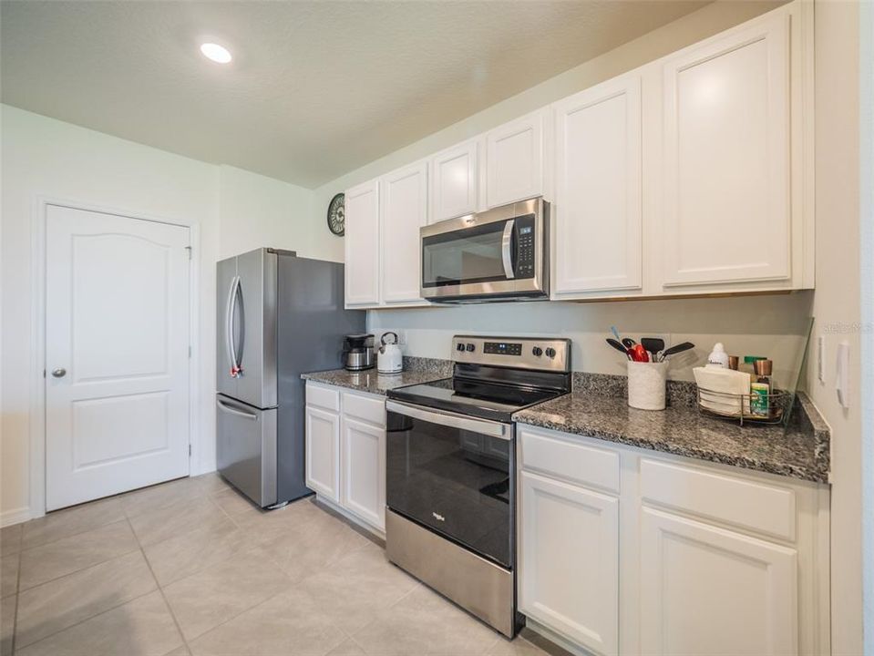 For Sale: $385,000 (3 beds, 2 baths, 1672 Square Feet)