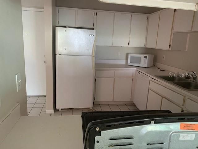 Active With Contract: $1,500 (2 beds, 2 baths, 897 Square Feet)