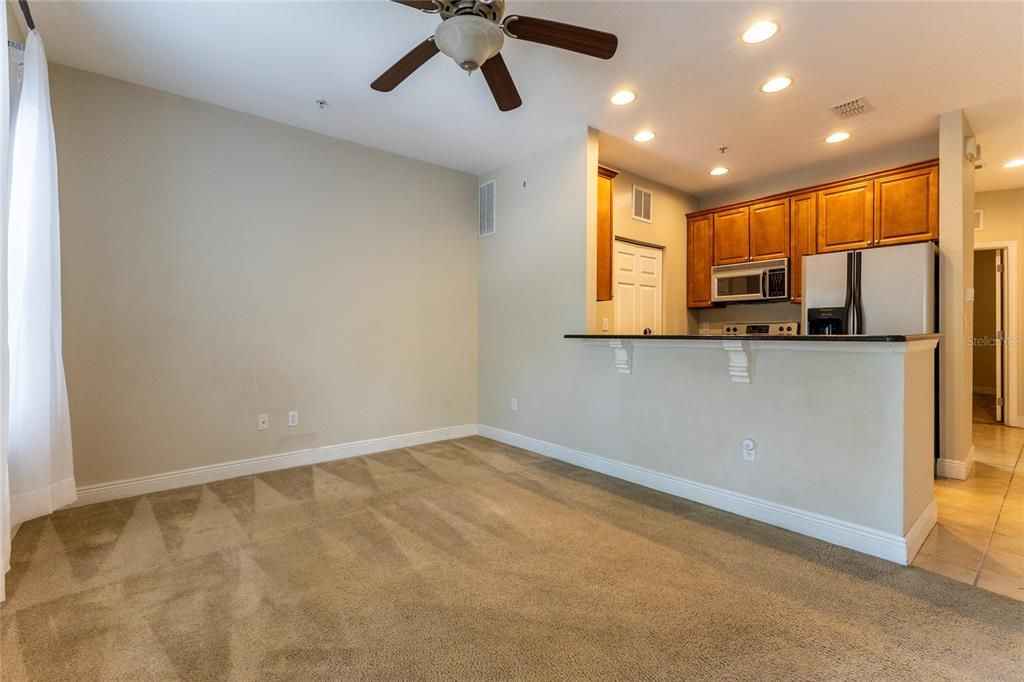 For Sale: $200,000 (1 beds, 1 baths, 531 Square Feet)