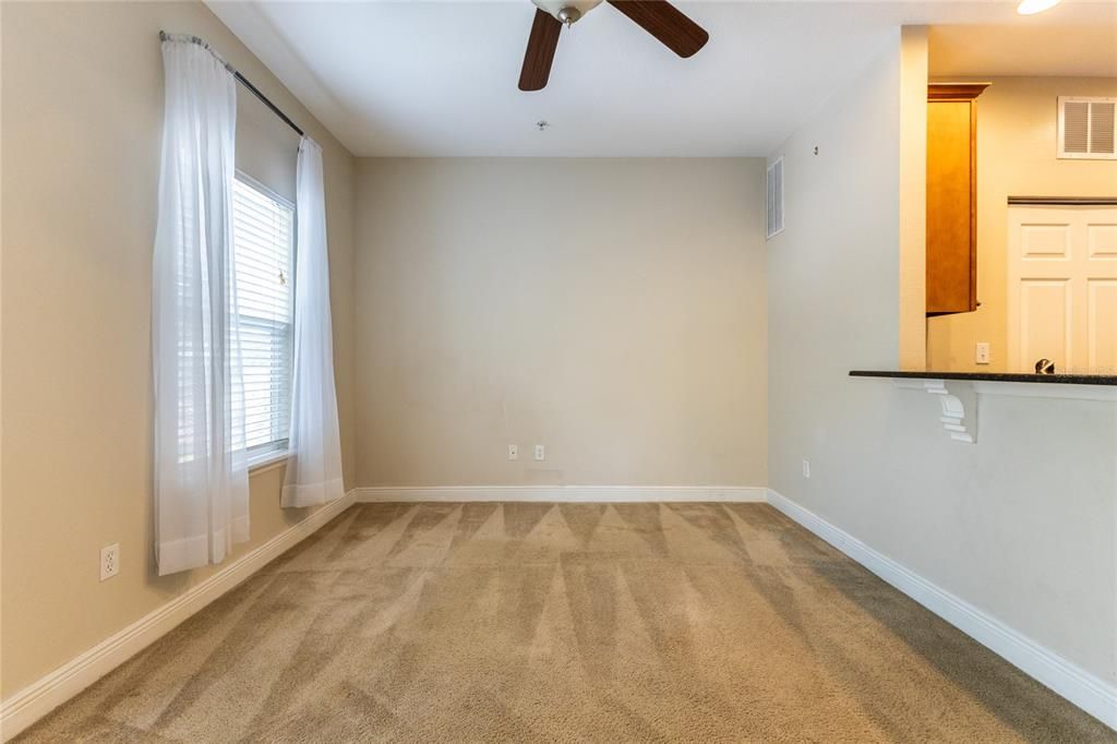 For Sale: $200,000 (1 beds, 1 baths, 531 Square Feet)