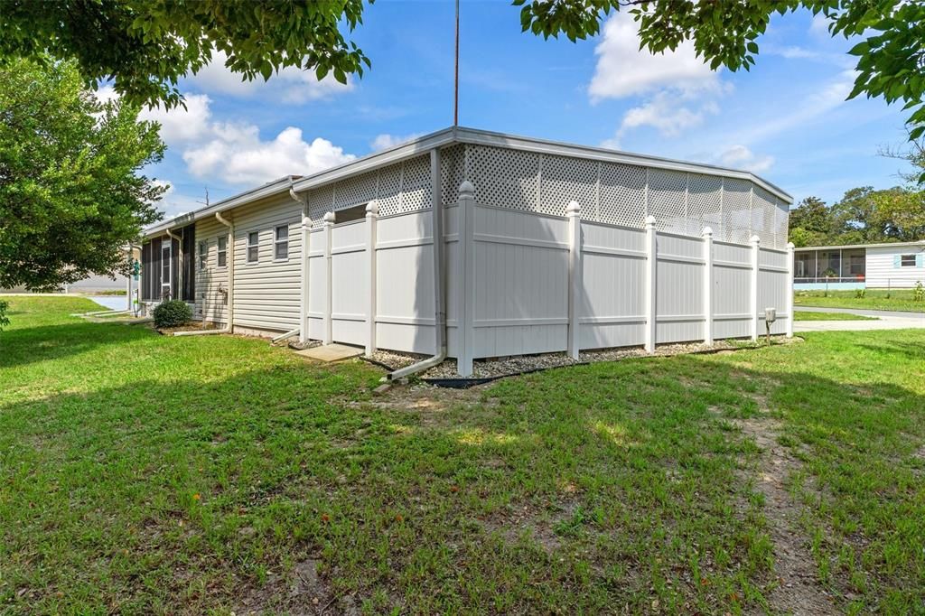 Active With Contract: $169,900 (2 beds, 2 baths, 960 Square Feet)