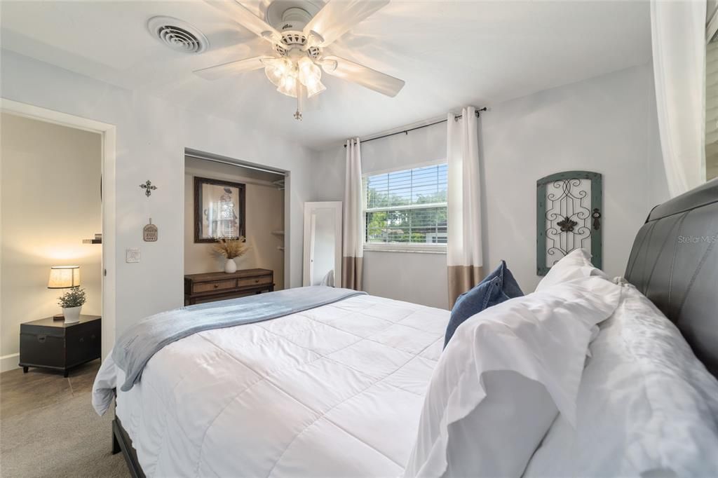 Active With Contract: $339,000 (3 beds, 2 baths, 1662 Square Feet)