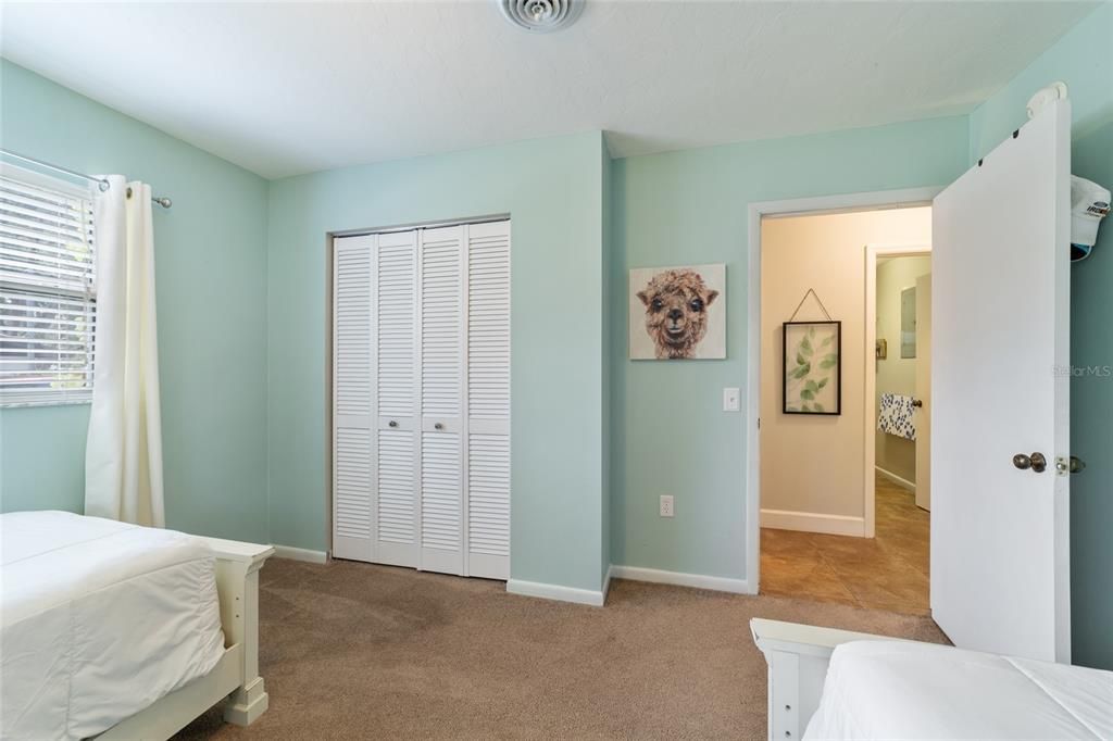 Active With Contract: $339,000 (3 beds, 2 baths, 1662 Square Feet)