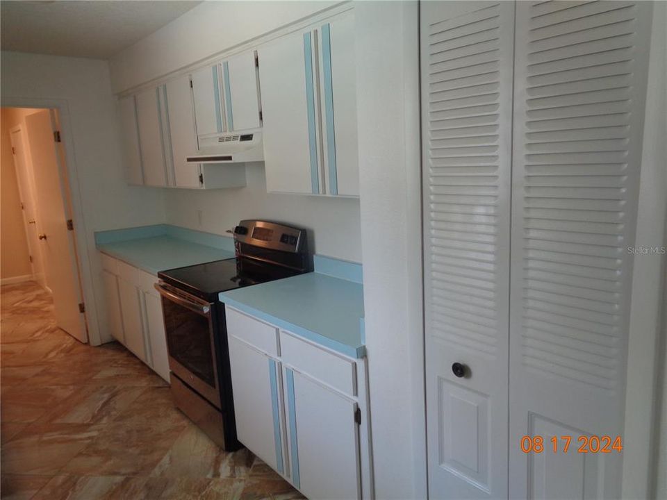 For Rent: $2,195 (2 beds, 2 baths, 1176 Square Feet)