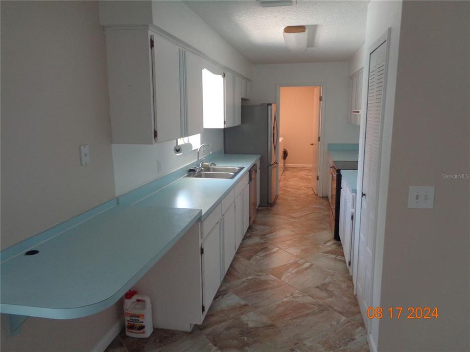 For Rent: $2,195 (2 beds, 2 baths, 1176 Square Feet)