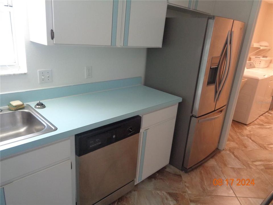 For Rent: $2,195 (2 beds, 2 baths, 1176 Square Feet)