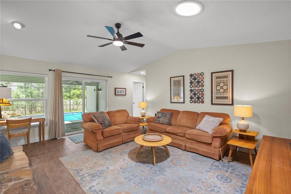 Active With Contract: $365,000 (3 beds, 2 baths, 1751 Square Feet)