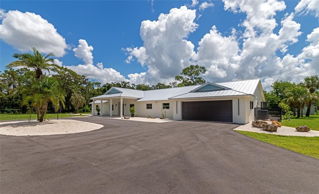 For Sale: $2,290,000 (3 beds, 3 baths, 2927 Square Feet)