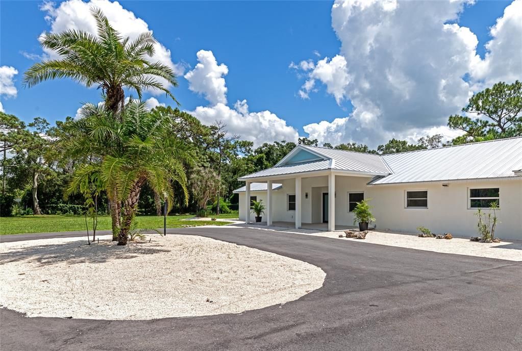 For Sale: $2,290,000 (3 beds, 3 baths, 2927 Square Feet)