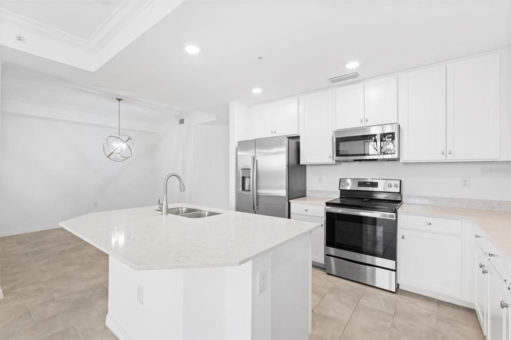 Active With Contract: $2,500 (3 beds, 2 baths, 1301 Square Feet)