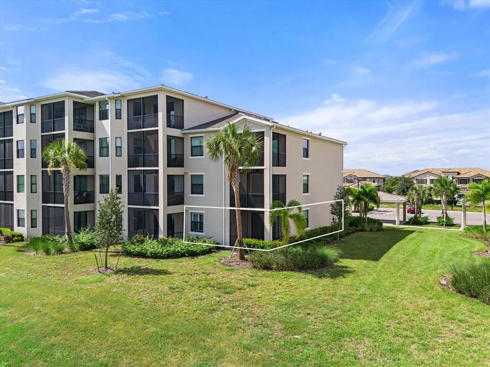 Active With Contract: $2,500 (3 beds, 2 baths, 1301 Square Feet)