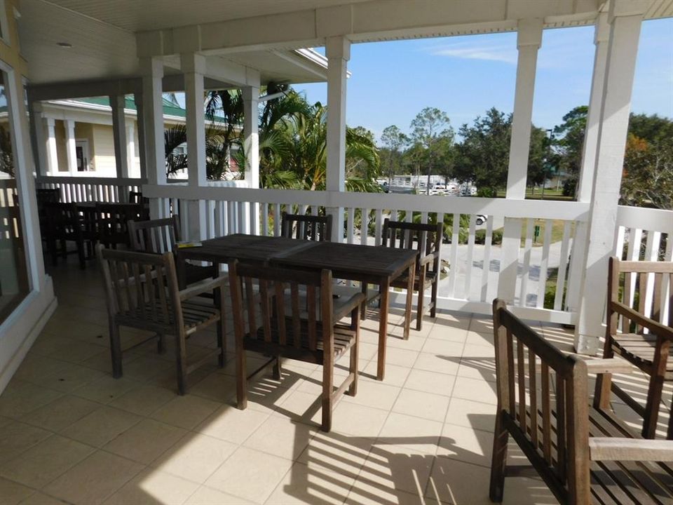 OUTSIDE DINING AT THE CLUBHOUSE