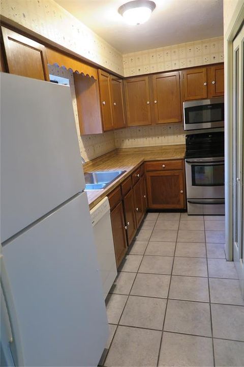 For Rent: $1,375 (2 beds, 1 baths, 1260 Square Feet)