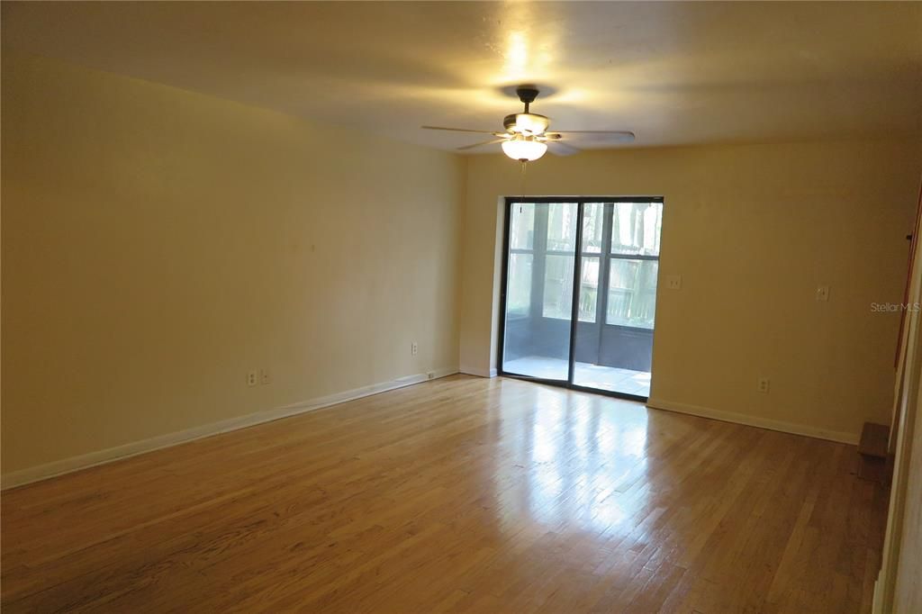 For Rent: $1,375 (2 beds, 1 baths, 1260 Square Feet)