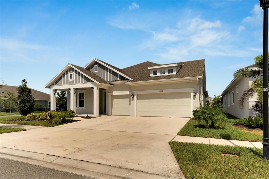 Active With Contract: $600,000 (4 beds, 3 baths, 2617 Square Feet)