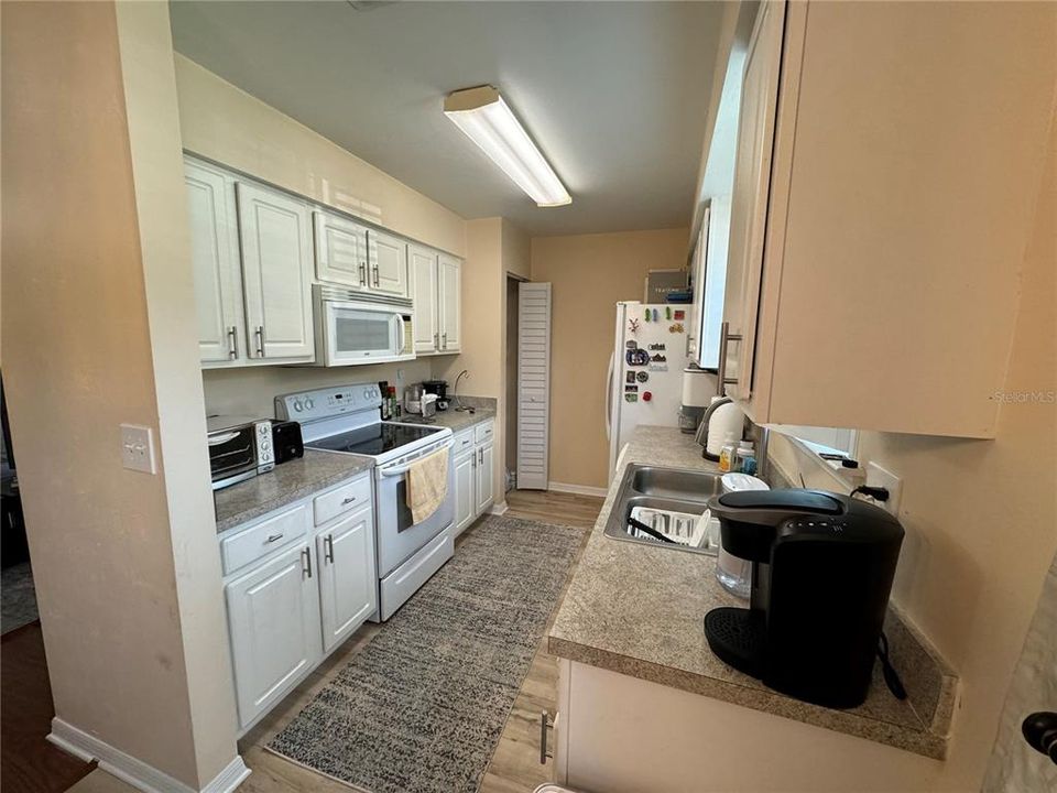 For Rent: $2,000 (3 beds, 2 baths, 1262 Square Feet)