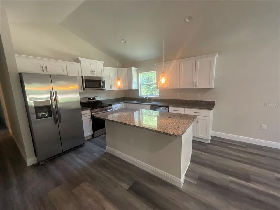 For Sale: $264,900 (3 beds, 2 baths, 1365 Square Feet)