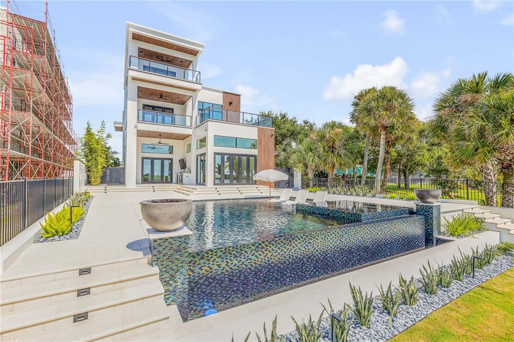 For Sale: $9,950,000 (5 beds, 5 baths, 5500 Square Feet)