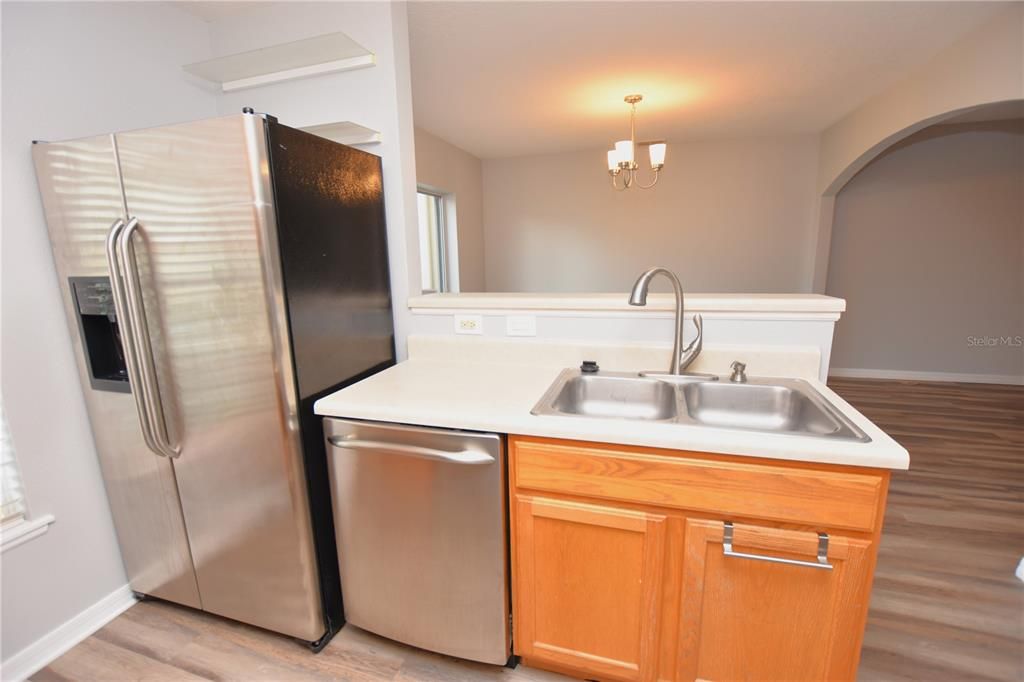 For Rent: $1,760 (3 beds, 2 baths, 1771 Square Feet)