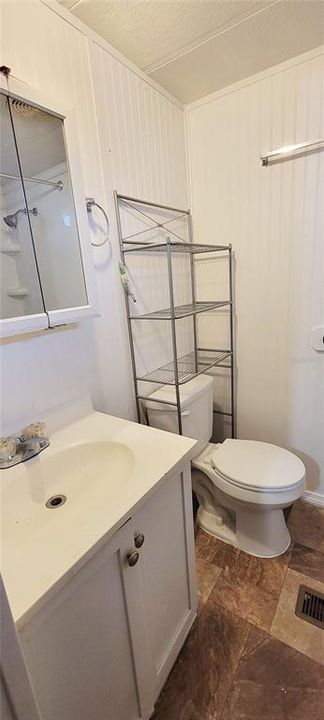 Active With Contract: $110,000 (2 beds, 2 baths, 840 Square Feet)