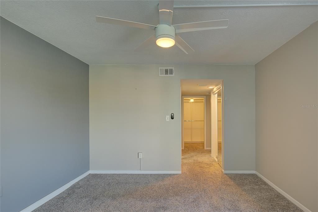 Active With Contract: $2,500 (2 beds, 2 baths, 1060 Square Feet)