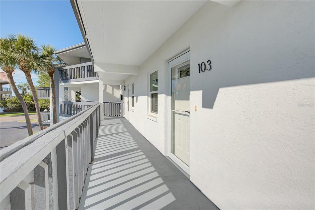 Active With Contract: $2,500 (2 beds, 2 baths, 1060 Square Feet)