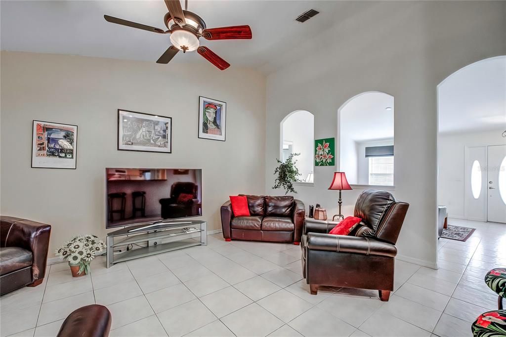 Active With Contract: $324,900 (3 beds, 2 baths, 2465 Square Feet)