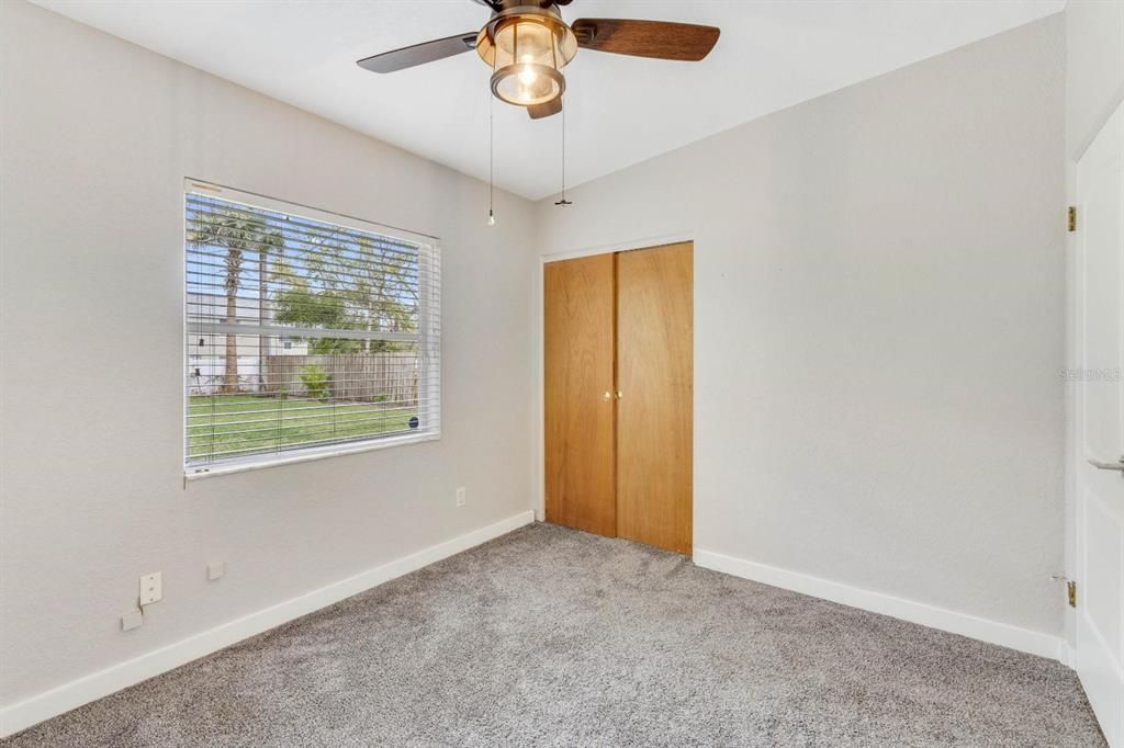 Active With Contract: $2,400 (3 beds, 2 baths, 1260 Square Feet)