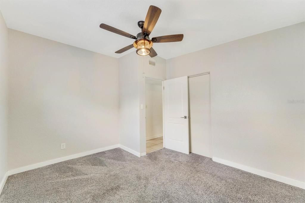 Active With Contract: $2,400 (3 beds, 2 baths, 1260 Square Feet)