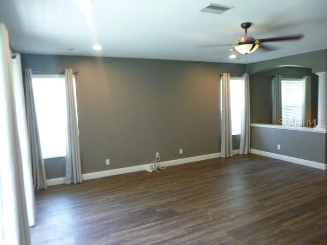 For Rent: $3,100 (3 beds, 2 baths, 2538 Square Feet)