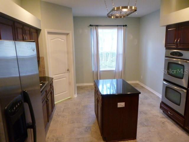 For Rent: $3,100 (3 beds, 2 baths, 2538 Square Feet)