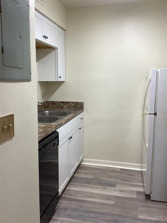 For Rent: $1,300 (1 beds, 1 baths, 529 Square Feet)