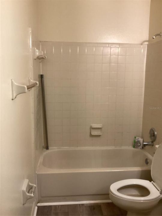 For Rent: $1,300 (1 beds, 1 baths, 529 Square Feet)