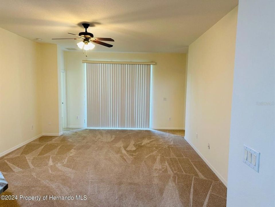 For Rent: $2,100 (3 beds, 2 baths, 1728 Square Feet)